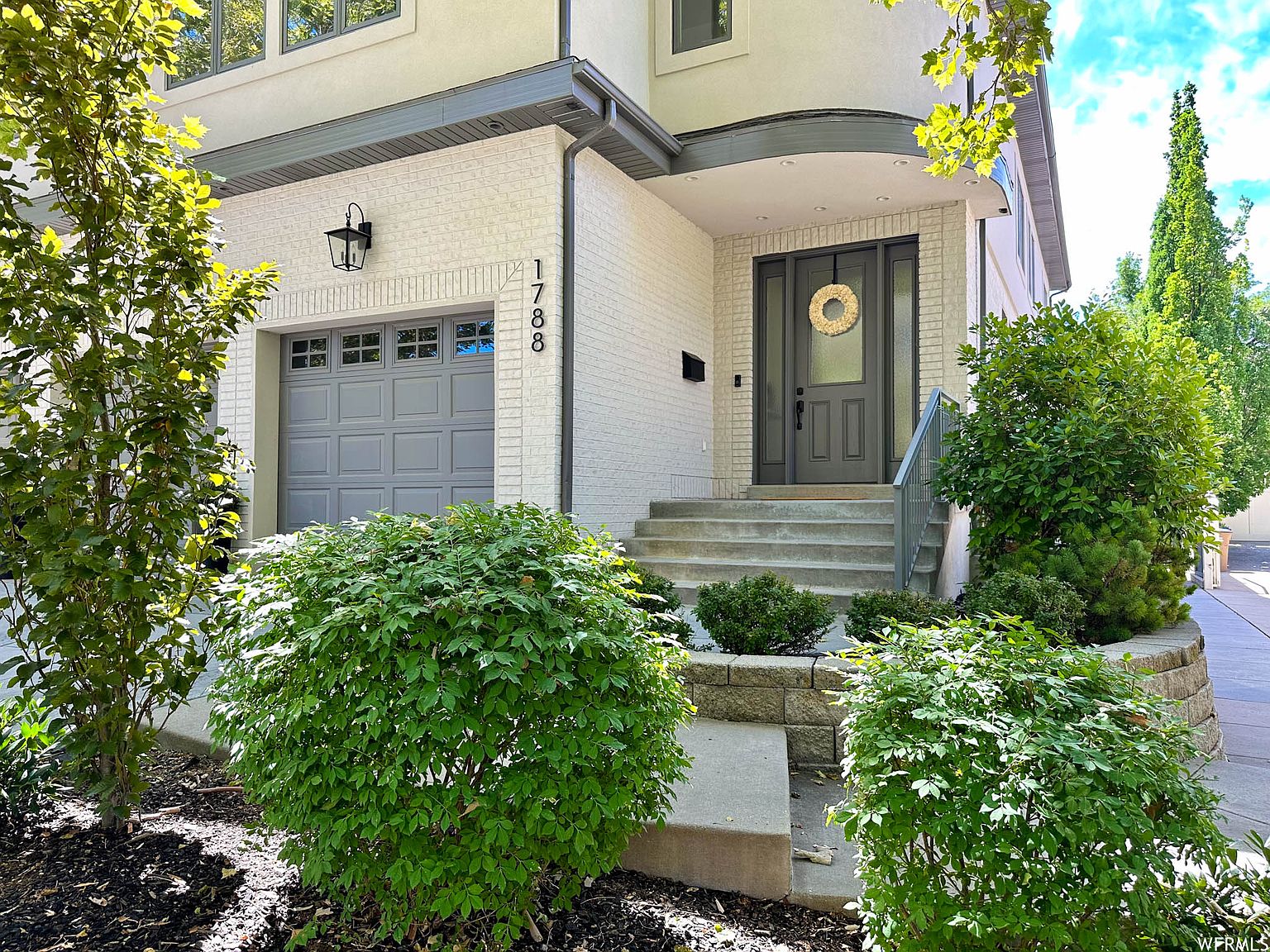 Absolutely Stunning Yalecrest Home, photo 5
