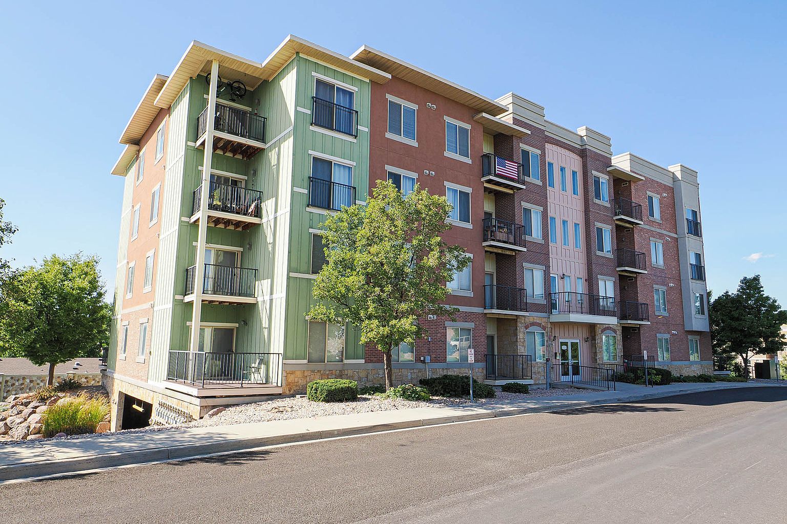 194 Albion Village Way APT 402, Sandy, photo 2