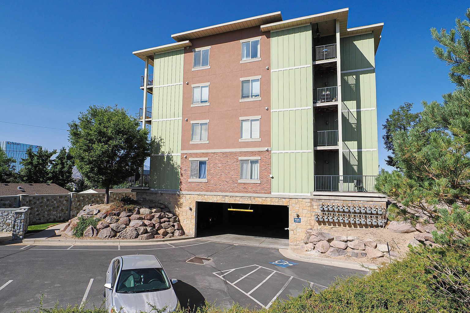 194 Albion Village Way APT 402, Sandy, photo 3
