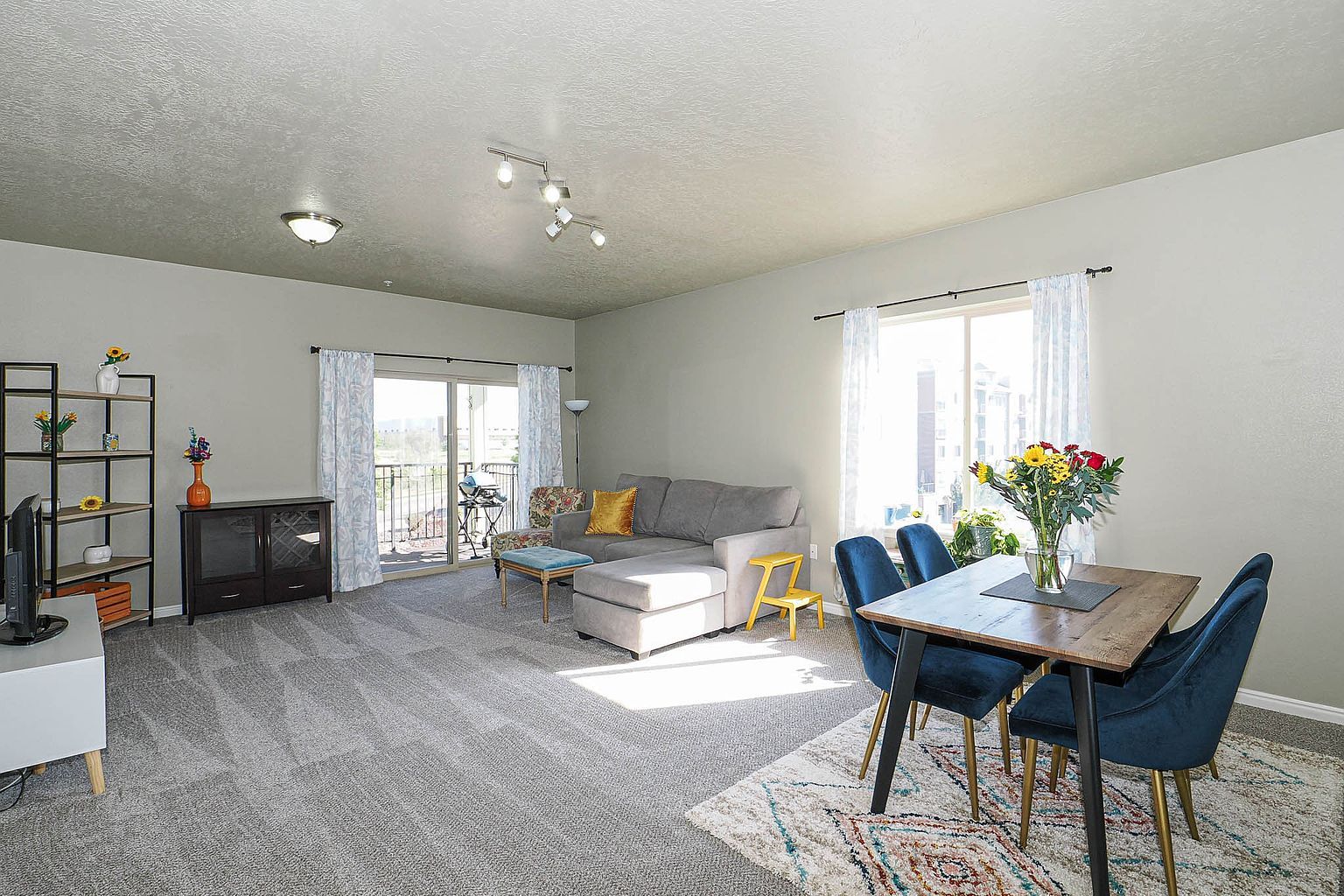 194 Albion Village Way APT 402, Sandy, photo 6